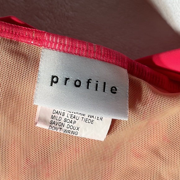 😍 PROFILE ~ Pretty one piece size 6 pink mauve’ish color Rushing on tummy area - Picture 6 of 8